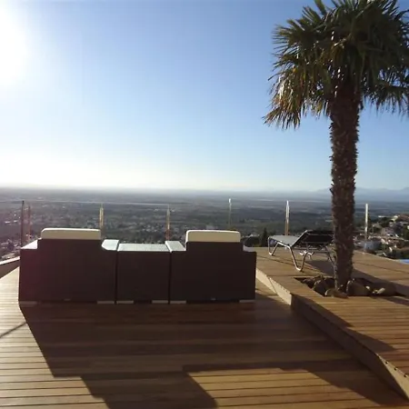 Casa Blanca-fantastic With Salt Water Infinity Pool And Huge Deck Area Roses