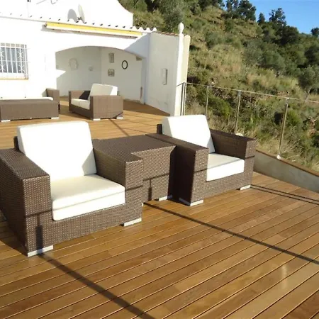 Casa Blanca-fantastic With Salt Water Infinity Pool And Huge Deck Area